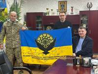 Хмільницька громада передала позашляховик для 110-ї механізованої бригади імені Марка Безручка 
