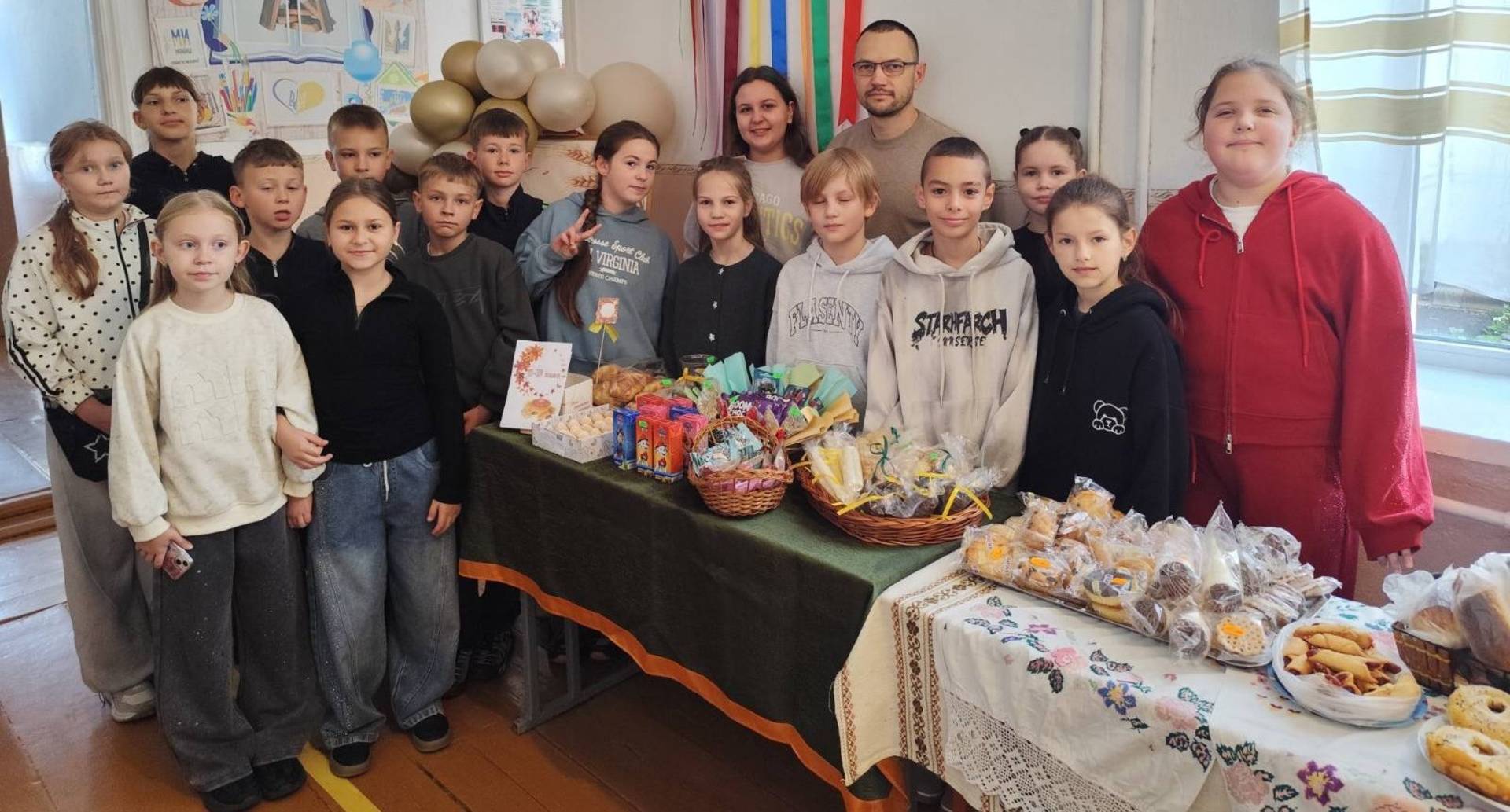 У Хмільницькому ліцеї №2 та Томашпільській філії зібрали майже 83 тисячі гривень для ЗСУ