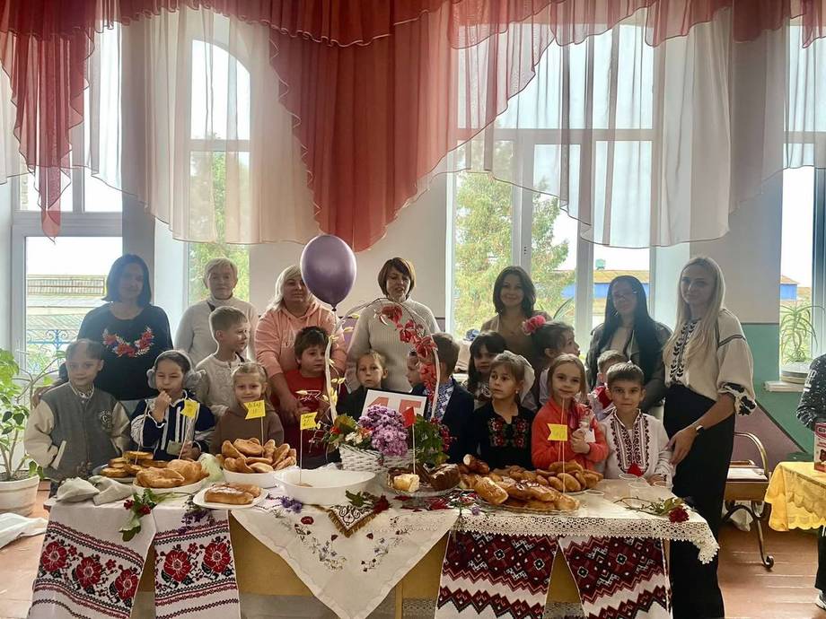 У Хмільнику учні, батьки та вчителі третьої школи зібрали понад 81 тисячу гривень для ЗСУ