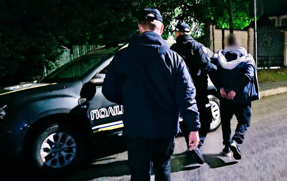 Поліція по гарячих слідах затримала чоловіків, які причетні до вбивства двох жінок у Вінниці